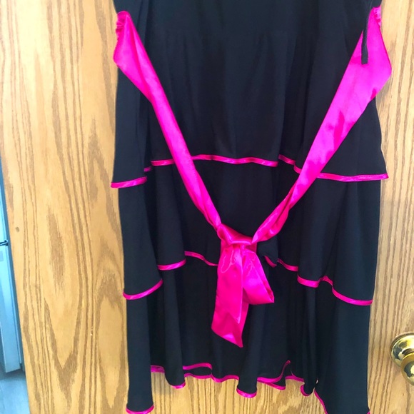 Classy ruffle mini dress - Picture 1 of 6